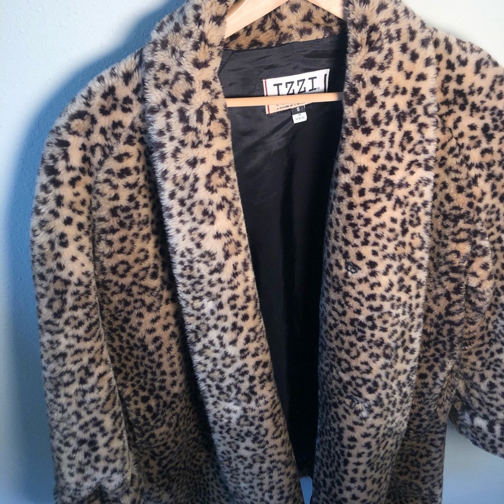 FAUX FUR LEOPARD PRINT COAT